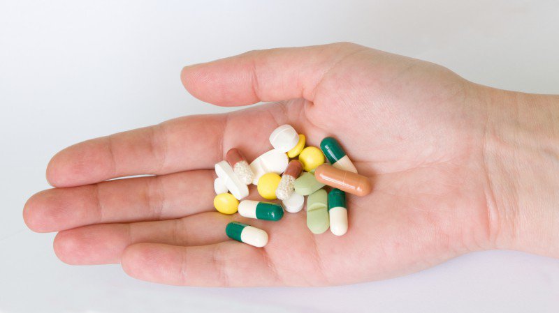 Vì sao không được dùng thuốc Aspirin và Ibuprofen khi bị sốt xuất huyết?