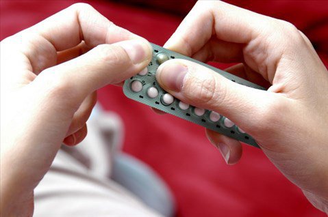 Uống thuốc tránh thai hàng ngày trong thời gian dài có hại không?