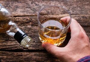Tương tác giữa rượu với thuốc: Hướng dẫn cần thiết