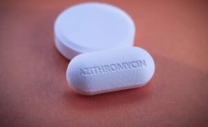 Thuốc Azithromycin: Công dụng, chỉ định và lưu ý khi dùng