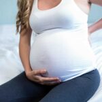 Cách giảm táo bón ở bà bầu trong các giai đoạn của thai kỳ