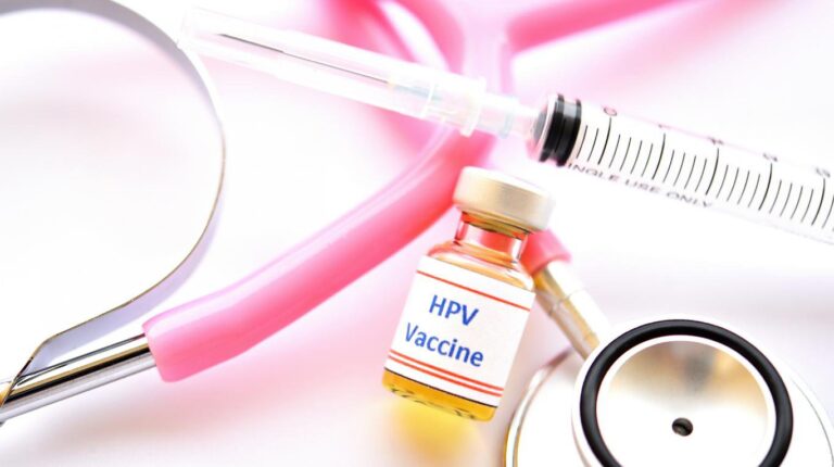 Đã bị sùi mào gà còn tiêm vắc-xin HPV được không?
