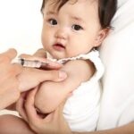 Trẻ 5 tháng 13 ngày tuổi chưa tiêm vắc-xin bại liệt có sao không?
