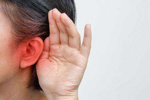 Ù tai kèm đau nhức tai là bệnh gì?