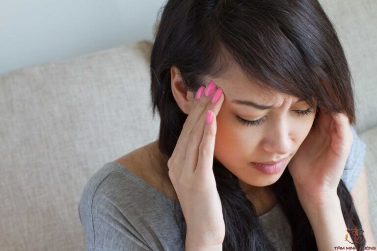 Thường xuyên đau đầu, chóng mặt, khó thở, tê buốt gáy là dấu hiệu bệnh gì?